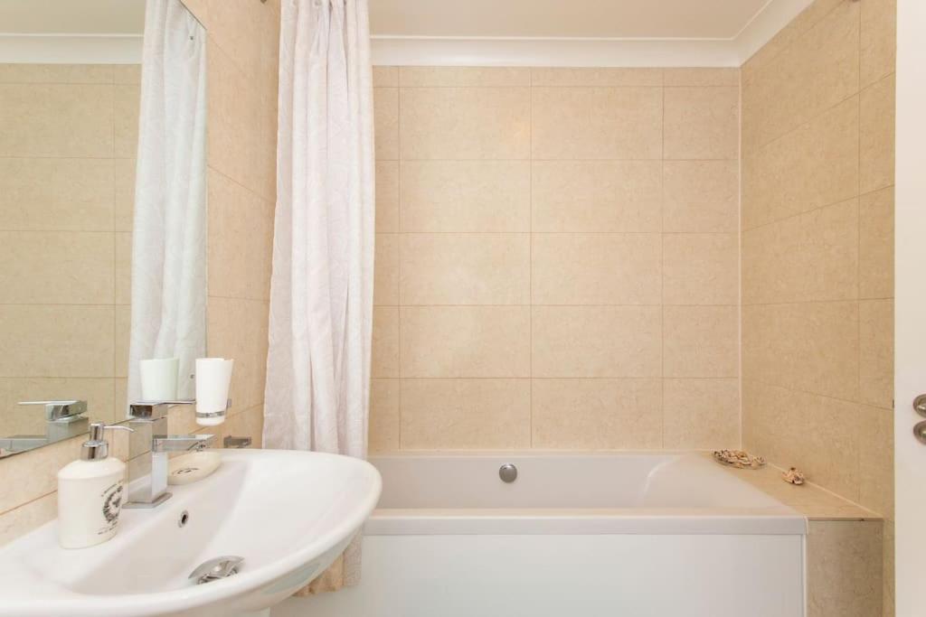 2 Bed Room Flat Near Westfield, West London Exterior foto