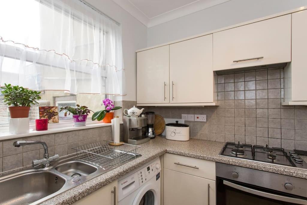 2 Bed Room Flat Near Westfield, West London Exterior foto
